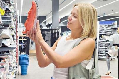 ESTETİK DEĞİL, SAĞLIK MESELESİ! YANLIŞ AYAKKABI SEÇİMİ TÜM VÜCUDU ETKİLİYOR