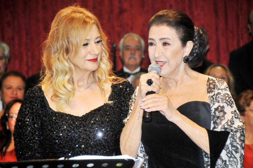 MELİHAT GÜLSES’TEN ANTALYA’DA UNUTULMAZ BİR MÜZİK ZİYAFETİ