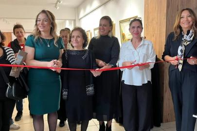 NADİRE AKARSU SERGİSİ AÇILDI