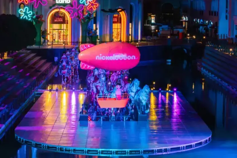 NICKLEODEON BALONU ANTALYA’DA ÇOCUKLARA RENKLİ EĞLENCE SUNDU