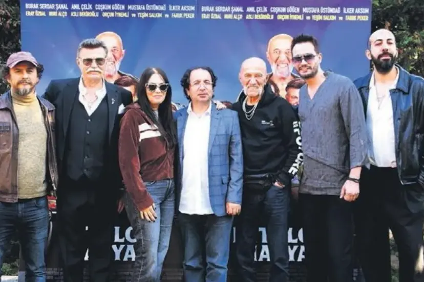 YEŞİLÇAM EFSANELERİ SAHALARA DÖNDÜ