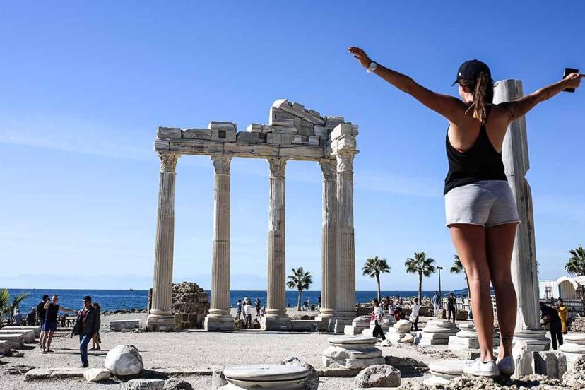 ANTALYA DÜNYA SAHNESİNDE