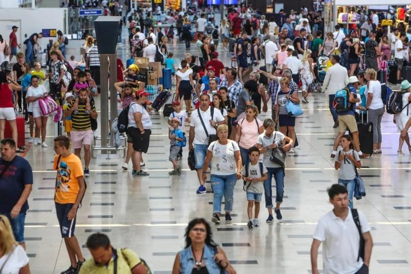 ANTALYA TURİZMDE TARİHE GEÇTİ