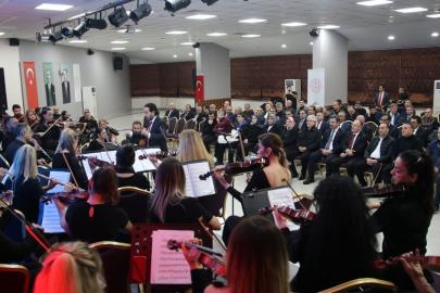 ÖĞRETMENLERDEN SANATLA BÜYÜLEYEN GECE