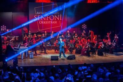 AŞK SENFONİYLE YÜKSELDİ