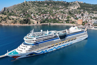ALANYA’YA DENİZDEN TURİST AKINI