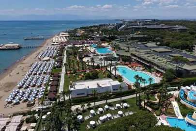 ANTALYA KRİZE DİRENİYOR