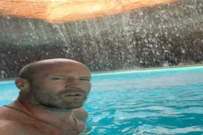 JASON STATHAM ANTALYA’YI TERK ETMİYOR