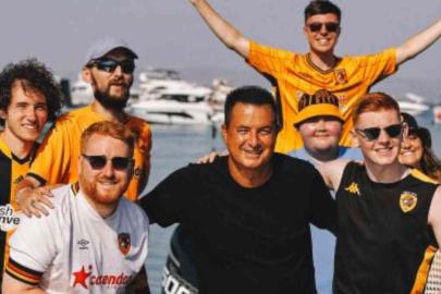 ACUN’DAN HULL CITY TARAFTARLARINA ANTALYA JESTİ