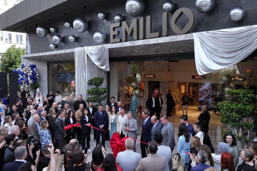 EMILIO LARA KAPILARINI AÇTI