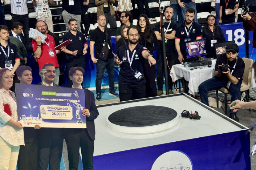 ROBOTLAR ANTALYA’DA YARIŞTI