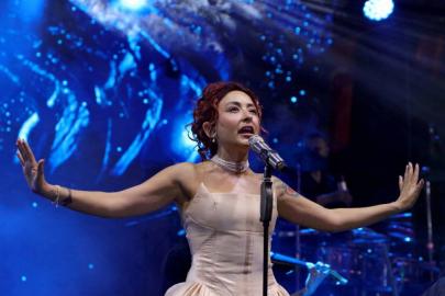 ANTALYA BU GECE MÜZİĞE DOYACAK: MELEK MOSSO SAHNE ALIYOR