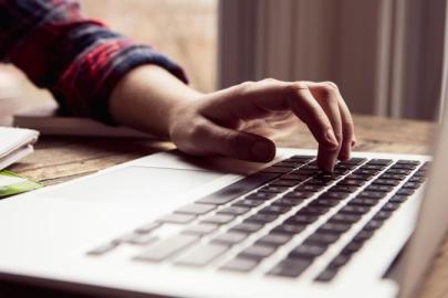 EMSAL KARAR! İNTERNET KESİNTİLERİ "AYIPLI HİZMET" KABUL EDİLDİ