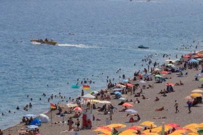 ANTALYA'DA  DENİZ SUYU SICAKLIĞI 30 DERECEYE ULAŞTI
