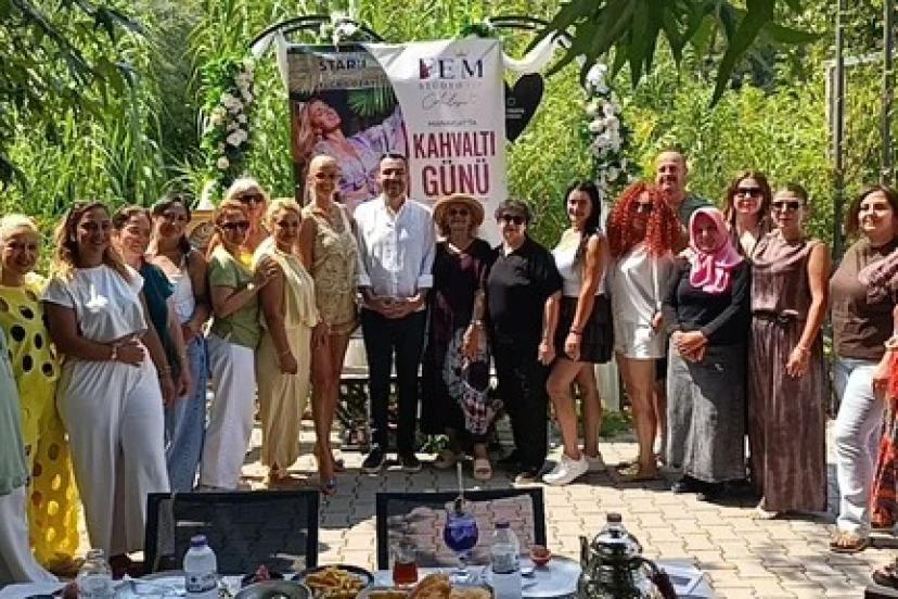 TUĞBA ÖZAY’DAN MANAVGAT’TA ÇÖP TEPKİSİ