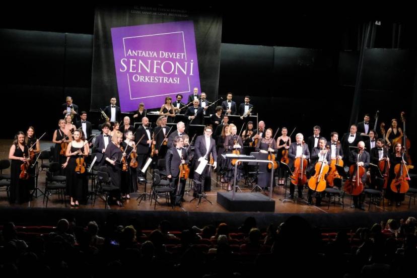 ANTALYA’DA SANAT SEZONU CARMINA BURANA İLE AÇILIYOR