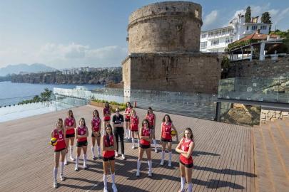 ANTALYA’DA SULTANLARIN KALEİÇİ POZU