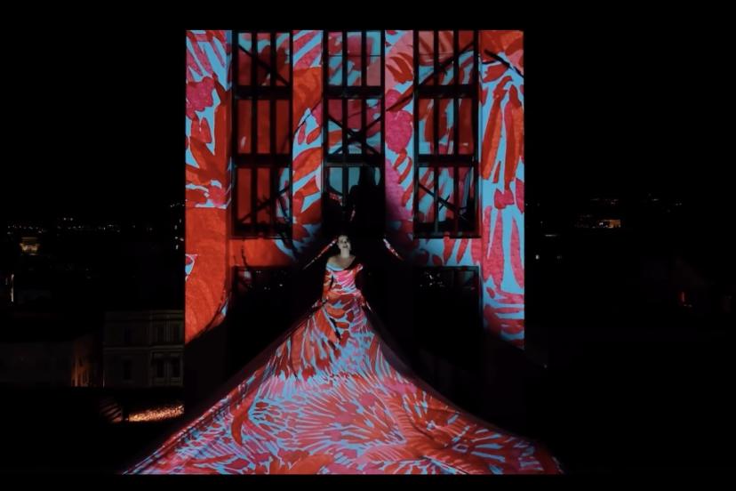 ASUDE CEMRE’DEN SANAT GECESİNE DAMGA VURAN PERFORMANS