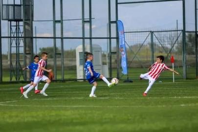 40’TAN FAZLA ÜLKE, 300’Ü AŞKIN TAKIM! ANTALYA’DA FUTBOL ŞÖLENİ