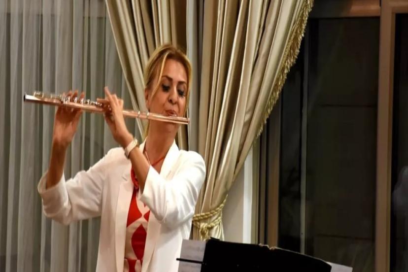 ANTALYALI FLÜT SANATÇISI LELYA BAYRAMOĞULLARI ARJANTİN’DE TARİH YAZDI