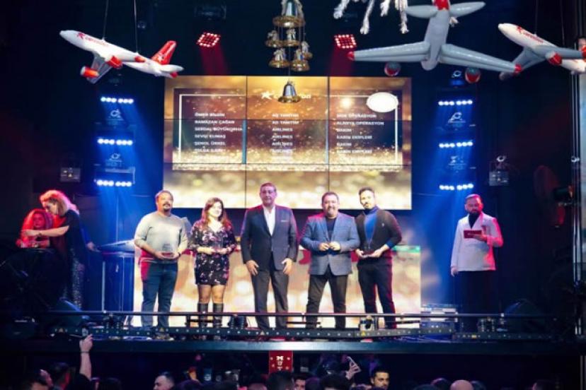 CORENDON'DAN COŞKULU YENİ YIL PARATİSİ