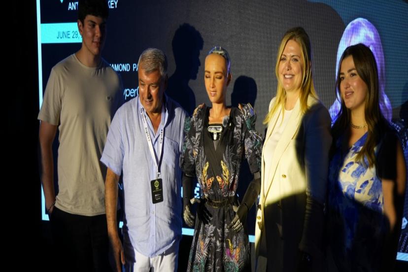 DÜNYA YAPAY ZEKA YAZILIM DEVLERİ ANTALYA DA BULUŞTU