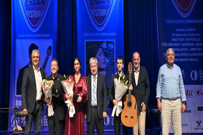 MURATPAŞA’DA GİTARIN BÜYÜSÜ 14’ÜNCÜ KEZ SAHNEYE TAŞINDI