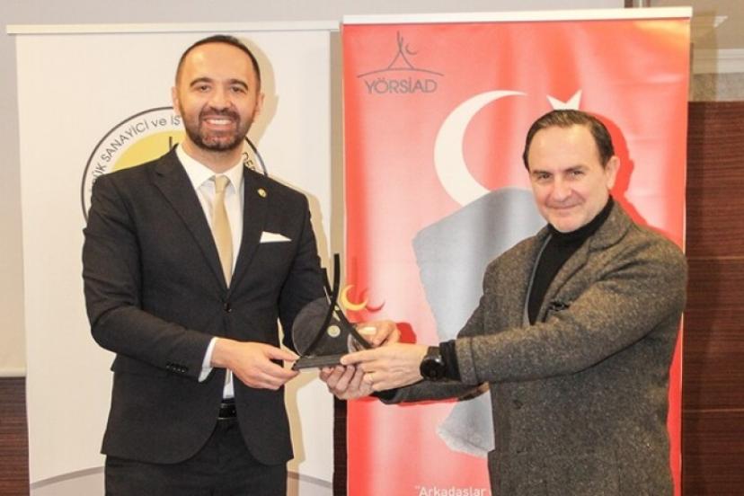 YÖRSİAD EKONOMİST EMRE ALKİN’İ DİNLEDİ